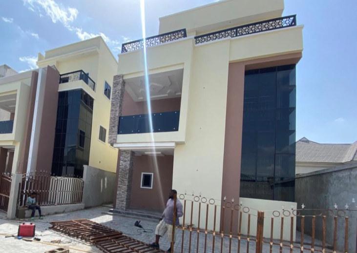The Edge Estate — image 3
